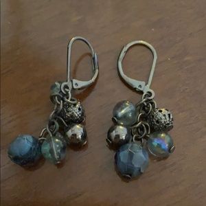 Adorable navy dangle earrings!